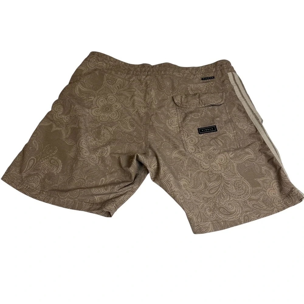 Vissla Mens Paisley Board Shorts Tan Khaki Upcycled Coconut Stretch‎ Size 33 8in